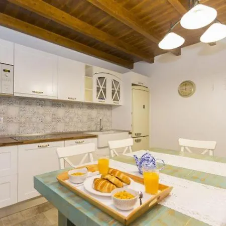 Casa Mica Bed & Breakfast