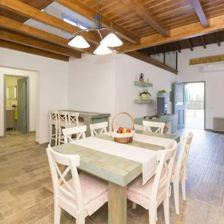 Casa Mica Vega de San Mateo