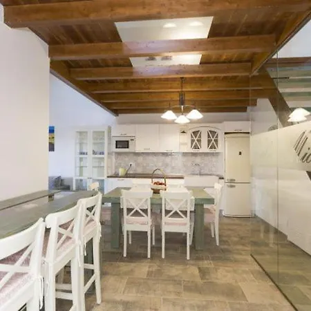 Casa Mica 3*